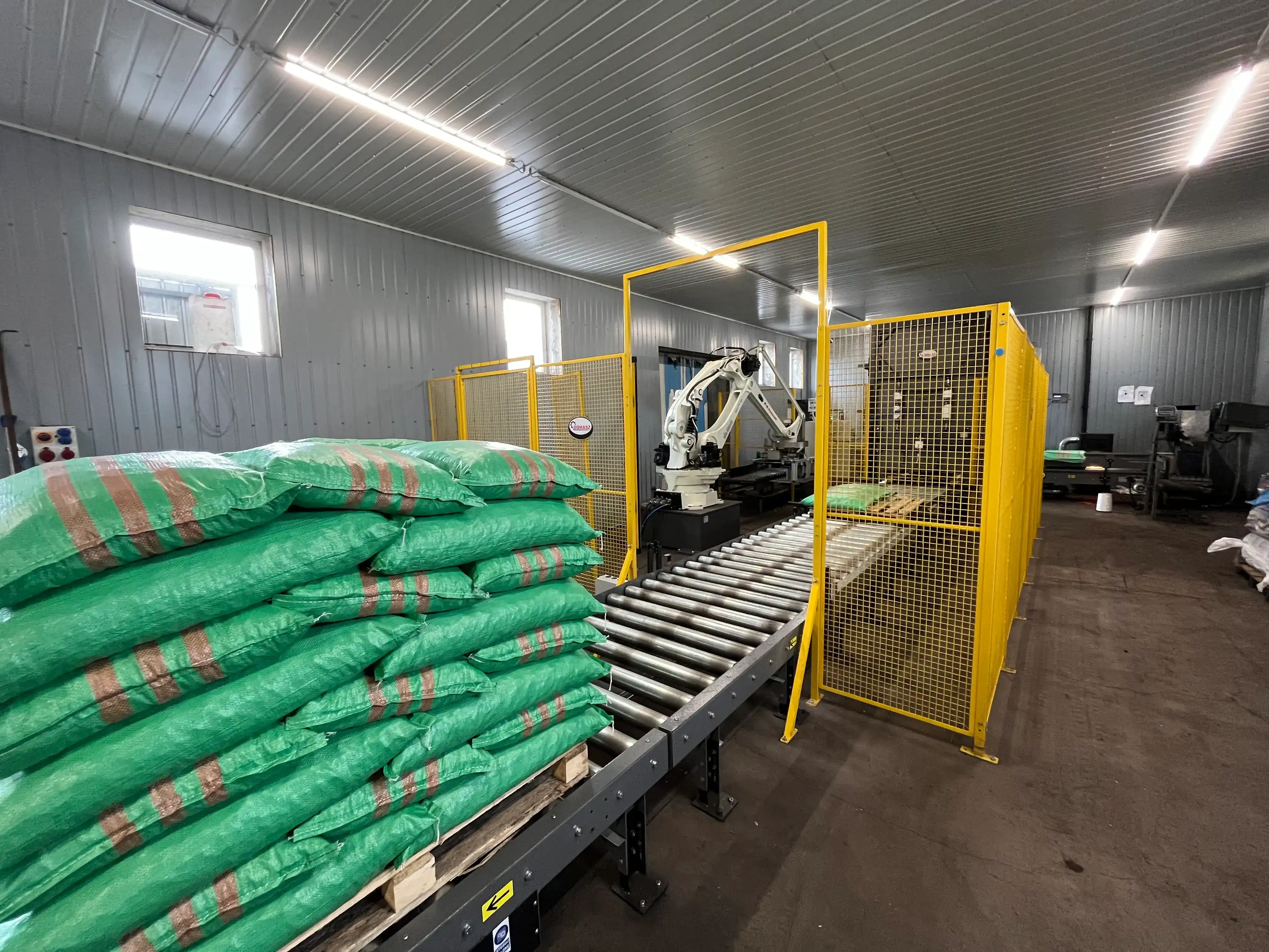 Stanowisko do paletyzacji ekogroszku.